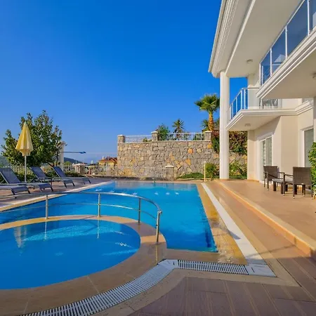 Solo - Adel Villa, 4 Bedroom Private At Vila