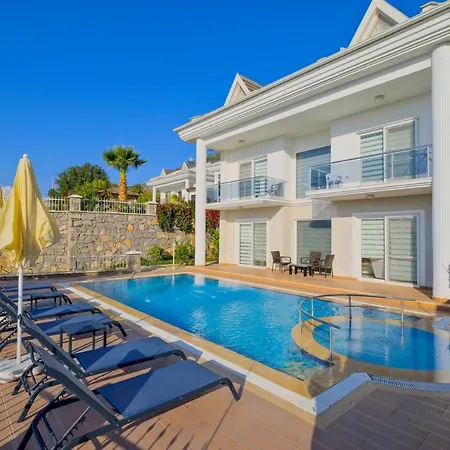 Solo - Adel Villa, 4 Bedroom Private At *