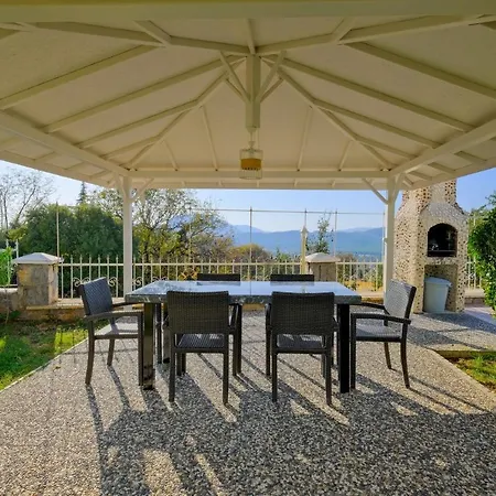 Solo - Adel Villa, 4 Bedroom Private At Villa *